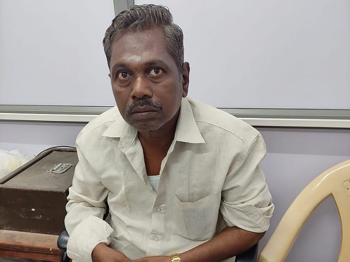 முறைகேடுகள் மீது நடவடிக்கை எடுக்காமல் இருக்க லஞ்சம்; கரூர் தொழிலாளர் துறை அலுவலக துணை ஆய்வாளர் கைது