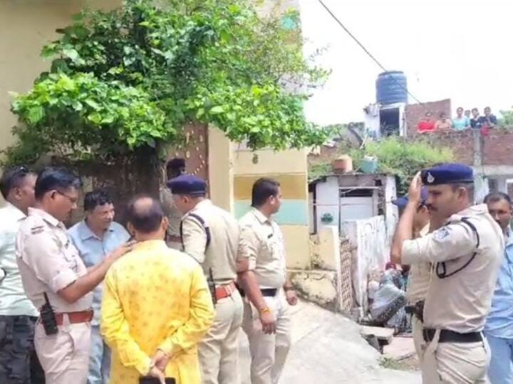 Ujjain Four people of Same Family Committed Suicide Police Is investigating The Case MP News Ann MP News: उज्जैन में एक ही परिवार के चार लोगों की मौत से मची सनसनी, चारों ने की आत्महत्या