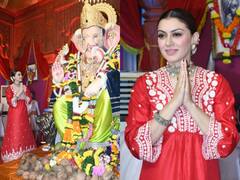 Ganesh Utsav 2023: गणपति बप्पा का आशीर्वाद लेने पहुंचीं हंसिका मोटवानी, रेड सूट और बालों में गजरा लगाए गजब की दिखीं खूबसूरत