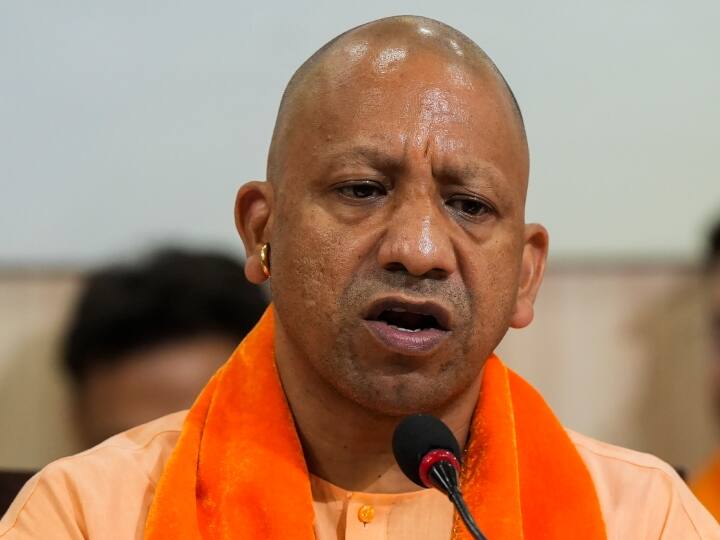 UP CM Yogi Adityanath gave instruction to speed up digital crop survey work UP Digital Crop Survey: डिजिटल क्रॉप सर्वे को लेकर सीएम योगी सख्त, काम में तेजी लाने के निर्देश, 37 जिलों में काम पूरा