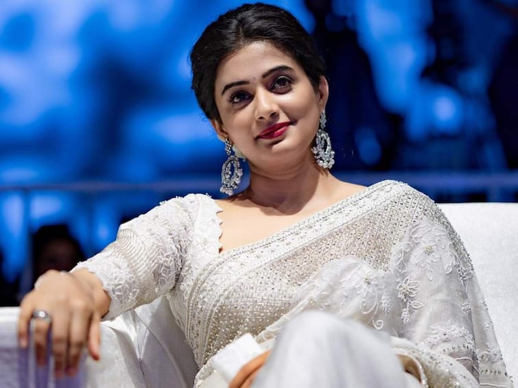 I'm Hot, Shut Your Mouth  Actress Priyamani To Troll Who Called Her Aunty Priyamani: ఆంటీ ఏంట్రా? నేను చాలా హాట్, నోరు మూసుకో - నెటిజన్‌కు ప్రియమణి షాకింగ్ రిప్లై