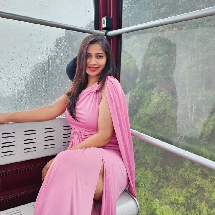 ఇటీవలే దుబాయ్, మలేషియాకు కూడా వెళ్లి వచ్చారు.