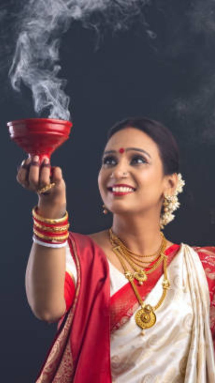இது பெண்களுக்கு தெய்வீகப் பண்புகளைப் பெற்றுத் தரும் என்பது நம்பிக்கை