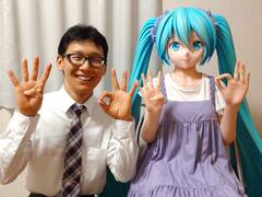 कार्टून कैरेक्टर से ऐसा प्यार हुआ कि लाखों रुपये खर्च कर 'डॉल' से कर ली शादी, ये है ऐसा करने की वजह