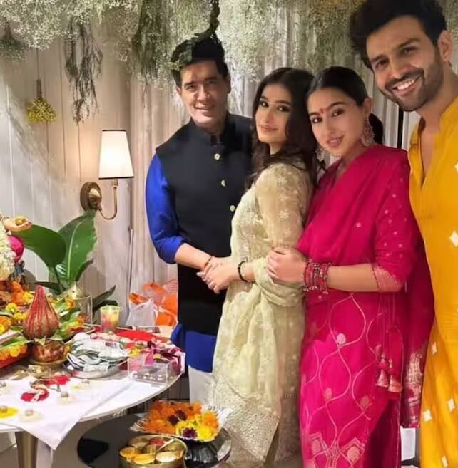 Sara Ali Khan Photos: બોલિવૂડ એક્ટ્રેસ સારા અલી ખાન ગણપતિ સેલિબ્રેશનમાં વ્યસ્ત છે. ઘણા સેલેબ્સ તેમના ઘરે ગણપતિ બાપ્પાને લઈને આવ્યા છે અને તેઓ ત્યાં દર્શન કરવા જઈ રહ્યા છે.