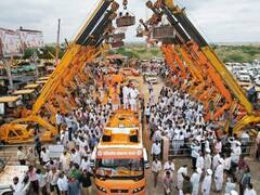 In Pics: जोधपुर में BJP की 'परिवर्तन संकल्प यात्रा' का हुआ ऐसा स्वागत, क्रेन से बरसाए गए फूल