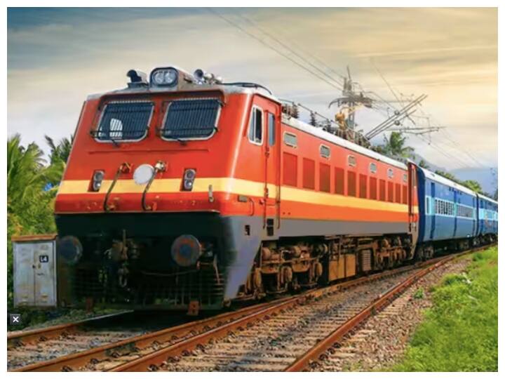 Railway: Trains running between Valsad and Surat will be affected today due to mega block of railways Railway : આજે રેલવેનો ફરી મેગા બ્લોક, વલસાડ અને સુરત વચ્ચે ચાલતી કેટલી ટ્રેનોને થશે અસર?