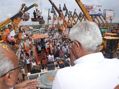 In Pics: जोधपुर में BJP की 'परिवर्तन संकल्प यात्रा' का हुआ ऐसा स्वागत, क्रेन से बरसाए गए फूल