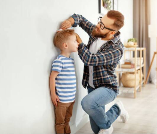 ज्या घरांमध्ये आई-वडील दोघांचीही उंची कमी असते, पालकांना त्यांच्या मुलाच्या उंचीची काळजी  असते.