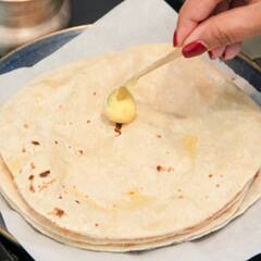 ਕੀ ਘਿਓ ਨਾਲ ਚੋਪੜੀ ਰੋਟੀ ਵਧਾਉਂਦੀ ਹੈ ਭਾਰ? ਜਾਣੋ ਜਵਾਬ