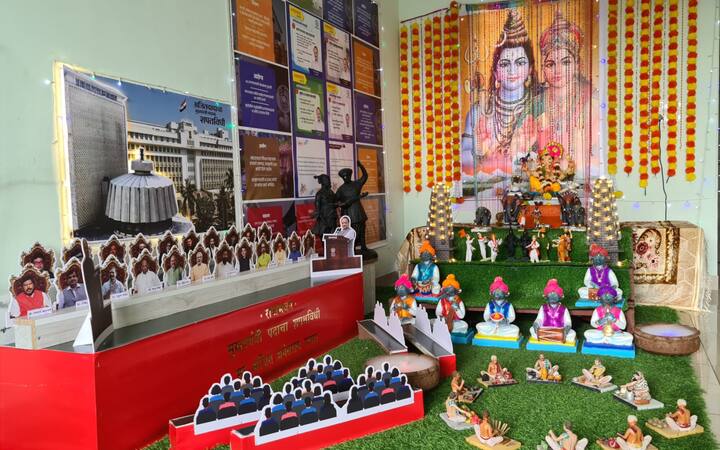 पुण्यातील नांदेड सिटी येथे राहणारे राष्ट्रवादी सांस्कृतिक विभागाचे प्रदेशाध्यक्ष बाबा पाटील यांनी एक राजकीय ही राजभवनाची प्रतिकृती उभी केली आहे.