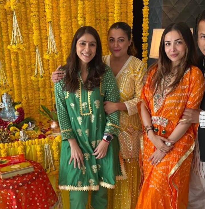 मलाइका अरोड़ा और उनकी छोटी बहन अमृता अरोड़ा ने भी अनन्या के घर पर बप्पा का आशीर्वाद लेने पहुंची.