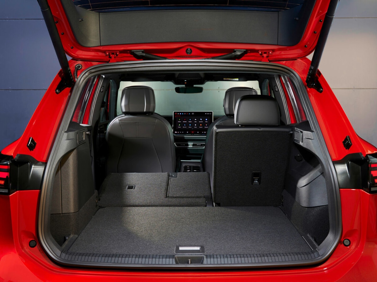 Volkswagen Tiguan Allspace 2024 Images - Check Interior & Exterior