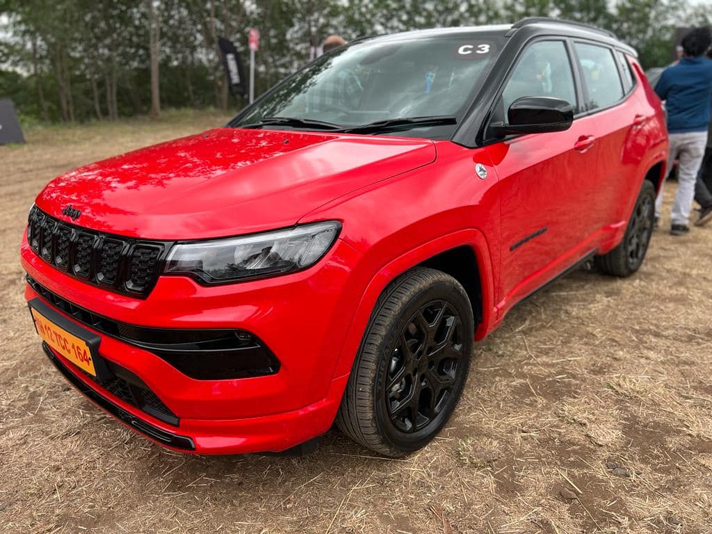 Jeep Compass Diesel Automatic 4x2 खरीदने का मन है, तो पहले ये रिव्यू पढ़ लीजिये