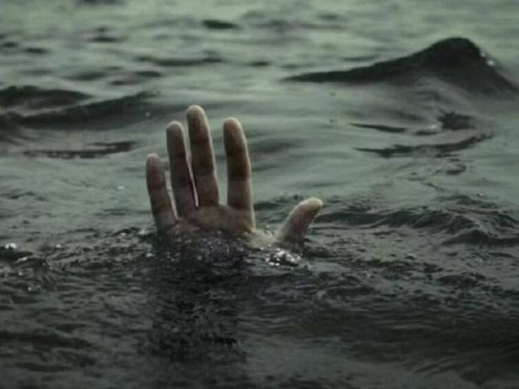 Maharashtra Palghar marathi News Three people drowned while immersing Ganpati Palghar News : गणपती विसर्जन करताना बुडून तिघांचा मृत्यू, पालघरच्या वाडा येथील दुर्दैवी घटना