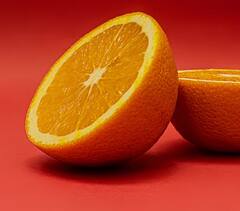 Side Effects Of Orange : संत्री खाणं आरोग्यासाठी फायदेशीर, पण संत्र्यांच्या अतिसेवन ठरतं आरोग्यासाठी घातक