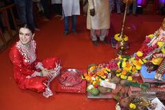 Ganesh Utsav 2023: गणपति बप्पा का आशीर्वाद लेने पहुंचीं हंसिका मोटवानी, रेड सूट और बालों में गजरा लगाए गजब की दिखीं खूबसूरत