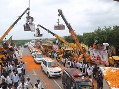 In Pics: जोधपुर में BJP की 'परिवर्तन संकल्प यात्रा' का हुआ ऐसा स्वागत, क्रेन से बरसाए गए फूल