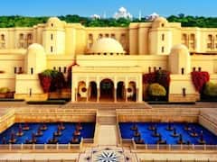 महल से कम नहीं देश का नंबर 1 होटल, एक रात का इतना है किराया, देखें तस्वीरें