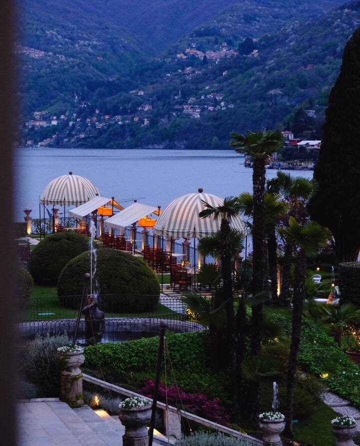 लंदन के गिल्डहॉल में इटली के पासालाक्वा को दुनिया के सर्वश्रेष्ठ होटल का ताज पहनाया है. इस होटल में सिर्फ 24 कमरे हैं. यहां की सुविधाएं बाकी किसी भी होटल से अच्छी मानी गई है. यह होटल एक इंटरनेशनल होटल ग्रुप के ओनरशिप में है.