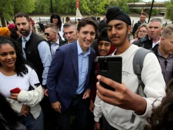 India-Canada Row: कनाडा भारत के संबंध बिगड़ने से छात्रों पर क्या असर पड़ेगा..जानें कितने भारतीय छात्रों का भविष्य खतरे में ? India-Canada Row: कनाडा भारत के संबंध बिगड़ने से छात्रों पर क्या असर पड़ेगा..जानें कितने भारतीय छात्रों का भविष्य खतरे में ?