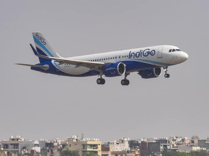 சென்னையில் தாமதமான விமானம்; 131 பயணிகள் பரிதவிப்பு - அதிகாரிகளுடன் வாக்குவாதம்