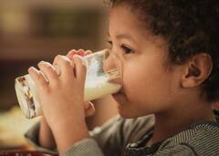 Milk Benefits : ਦੁੱਧ ਸਿਰਫ ਬੱਚਿਆਂ ਲਈ ਹੀ ਨਹੀਂ ਸਗੋਂ ਔਰਤਾਂ ਲਈ ਵੀ ਬਹੁਤ ਜ਼ਰੂਰੀ