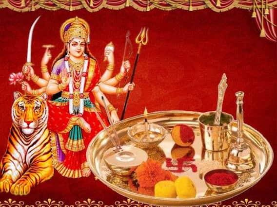 આ વખતે શારદીય નવરાત્રિમાં ઘટસ્થાપન માટેનું શુભ મુહૂર્ત 15 ઓક્ટોબરે સવારે 11.44 થી બપોરે 12.30 સુધી છે. ભક્તોને કલશ સ્થાપિત કરવા માટે 46 મિનિટનો સમય મળશે. આ દિવસે ચિત્રા નક્ષત્રનો સંયોગ છે.