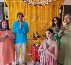 Ganesh Chaturthi 2023: अनन्या पांडे ने सेलिब्रेट की गणेश चतुर्थी, एथनिक अवतार में गॉर्जियस दिखीं सुहाना खान और नव्या नवेली नंदा