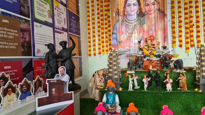 अजित पवारांच्या मुख्यमंत्रीपदासाठी बाप्पाकडे साकडंदेखील घातलं आहे.