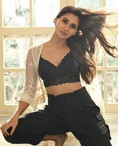 Nikita Dutta Photos: ખુલ્લા વાળ અને બ્લેક બ્રાલેટમાં નિકિતા દત્તાએ આપ્યા કિલર પોઝ