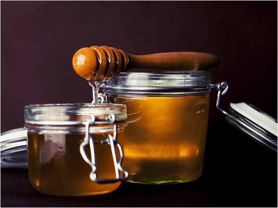 How To Check Honey Purity At Home Honey: తేనె నిజమైనదో కల్తీదో తెలుసుకోవాలంటే ఈ టిప్స్ ట్రై చేయండి