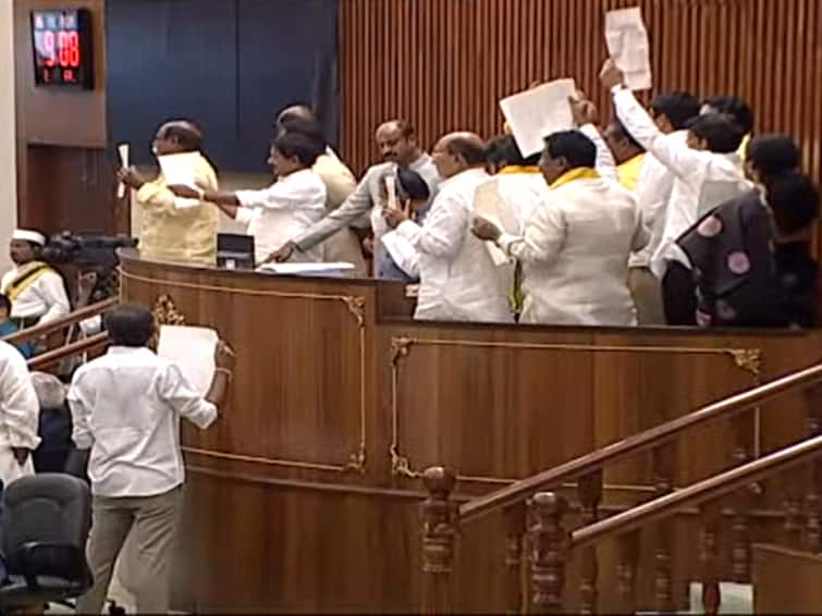 Andhra Pradesh Assembly Session 2023 Two more TDP MLAs Ashok and Atchenna naidu  Suspended from house till entire session జగన్ సైకో- కాదు చంద్రబాబే సైకో- ఏపీ అసెంబ్లీలో వాగ్వాదం- సభ నుంచి టీడీపీ లీడర్ల సస్పెన్షన్