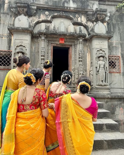 Sharvari: 19 સપ્ટેમ્બરના રોજ ગણેશ ચતુર્થીનો તહેવાર મુંબઈ સહિત દેશભરમાં ધામધૂમ અને ભક્તિ સાથે ઉજવવામાં આવ્યો હતો. બોલિવૂડની હસ્તીઓએ પણ પોતાના ઘરે બાપ્પાનું સ્વાગત કર્યું હતું.