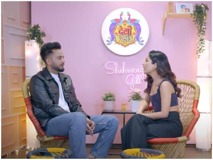 Whatt!!! एल्विश यादव को अभी तक नहीं मिली BB OTT 2 की 25 लाख रुपये प्राइज मनी? यूट्यूबर ने Shehnaaz Gill के शो में किया चौंकाने वाला खुलासा Elvish Yadav shocking revelation in Shehnaaz Gill Show of not getting Bigg Boss OTT 2 prize money of 25 lakh rupees yet Whatt!!! एल्विश यादव को अभी तक नहीं मिली BB OTT 2 की 25 लाख रुपये प्राइज मनी? यूट्यूबर ने Shehnaaz Gill के शो में किया चौंकाने वाला खुलासा