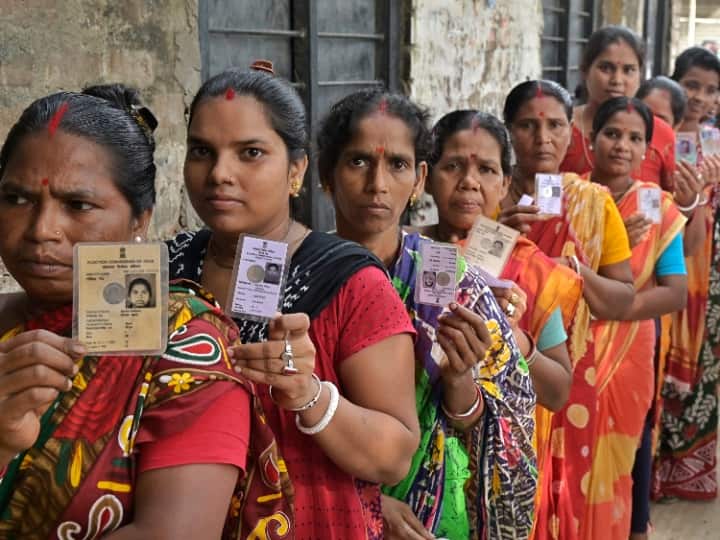 Tender Voting: क्या होती है टेंडर वोटिंग, ईवीएम में नहीं लिफाफे में पैक होता है वोट What is tender voting Votes are packed in envelopes and not in EVM Election 2024 Tender Voting: क्या होती है टेंडर वोटिंग, ईवीएम में नहीं लिफाफे में पैक होता है वोट