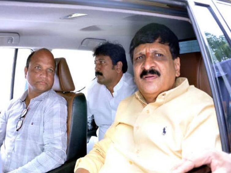 Malkajgiri MLA Mynampally Hanumanth Rao resigns to BRS Party after turning rebel Mynampally Hanumanth Rao Resign: బీఆర్ఎస్‌కు ఎమ్మెల్యే మైనంపల్లి హనుమంతరావు రాజీనామా