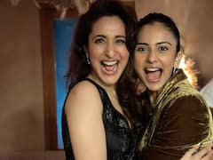 పార్టీలో రకుల్, ప్రగ్యా రచ్చ - ఫ్రెండ్స్‌తో ఎంజాయ్ చేసిన టాలీవుడ్ హీరోయిన్స్!