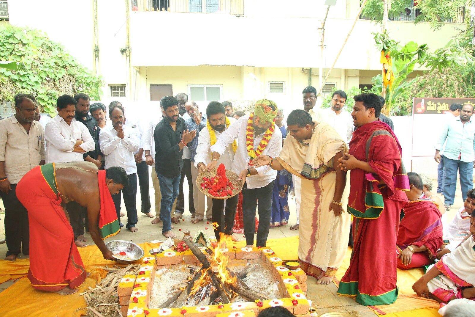 చంద్రబాబు కోసం వైసీపీ ఎమ్మెల్యే బంధ విమోచన యాగం