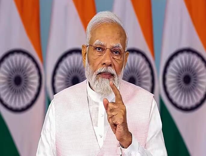 દેશને એકસાથે 9 વંદે ભારત ટ્રેનની ભેટ મળવાની આ પહેલી ઘટના છે. આ ટ્રેનોને દેશના અલગ-અલગ રૂટ પર દોડાવવામાં આવશે.