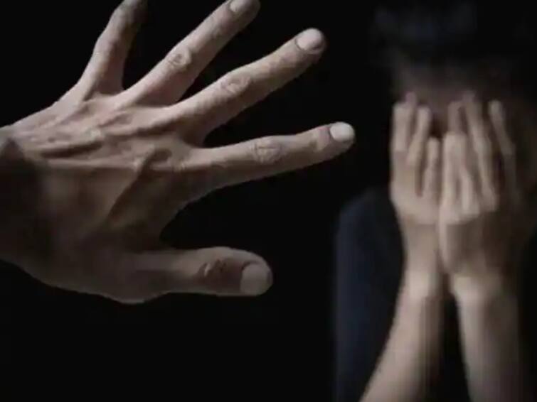 Crime 3 Women physical assault In Front Of Family Members In Haryana Cops Crime: உறவினர்கள் கண்முன்னே..  3 பெண்களுக்கு பாலியல் வன்கொடுமை.. வீடு புகுந்து மர்ம கும்பல் அட்டூழியம்!