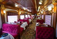 भारतातील सर्वात महागडी ट्रेन पुन्हा रूळावर; एका व्यक्तीचं तिकीट 6.50 लाख रुपये,आतील फोटो पाहून तुम्ही थक्क व्हाल