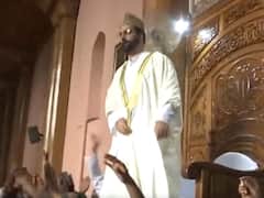 Crowd Gathers As Hurriyat Leader Mirwaiz Umar Farooq Attends Friday Prayers After 4 Years Of House Arrest