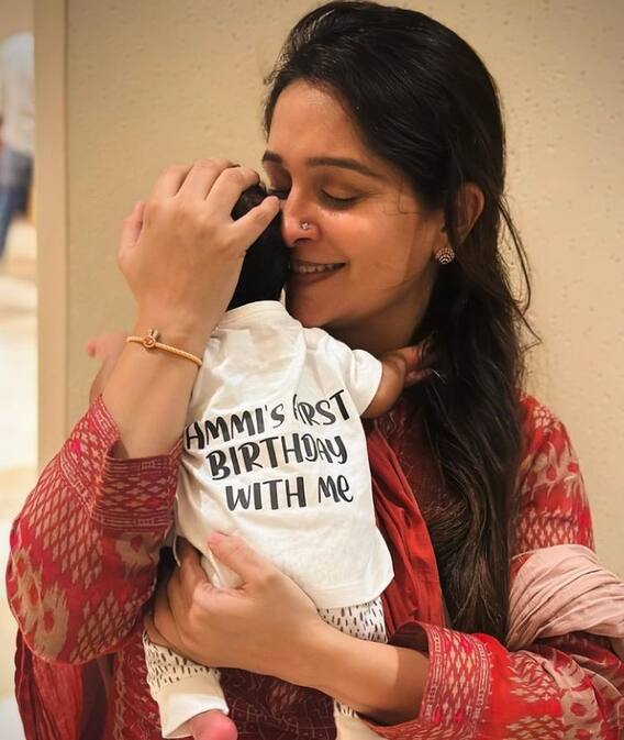 Dipika Kakar और Shoaib Ibrahim ने पहली बार दिखाया बेटे Ruhaan का चेहरा, जानिए किसके जैसा दिखता है कपल का ये क्यूट बेटा!