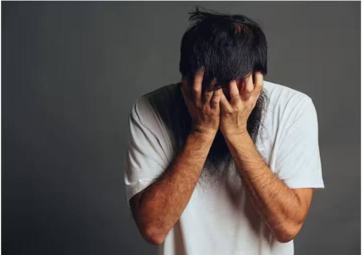 NCRB ਦੇ ਅੰਕੜਿਆਂ ਅਨੁਸਾਰ, ਜ਼ਿਆਦਾਤਰ ਲੋਕ ਖੁਦਕੁਸ਼ੀ ਕਰਦੇ ਸਮੇਂ ਫਾਂਸੀ ਦਾ ਤਰੀਕਾ ਚੁਣਦੇ ਹਨ। ਇਸ ਤੋਂ ਇਲਾਵਾ ਕਈ ਲੋਕ ਜ਼ਹਿਰ ਖਾ ਕੇ, ਡੁੱਬ ਕੇ ਆਤਮ-ਹੱਤਿਆ ਕਰ ਕੇ, ਰੇਲ ਗੱਡੀ ਅੱਗੇ ਛਾਲ ਮਾਰ ਕੇ ਖੁਦਕੁਸ਼ੀ ਕਰ ਲੈਂਦੇ ਹਨ।