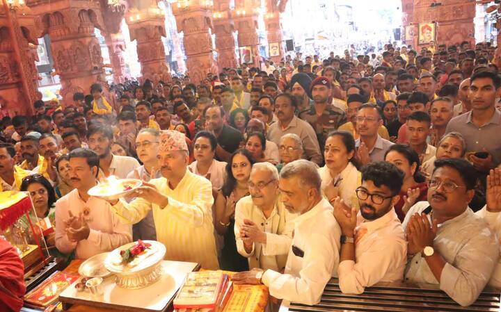 श्रीमंत दगडूशेठ हलवाई सार्वजनिक गणपती ट्रस्ट, सुवर्णयुग तरुण मंडळ च्यावतीने ट्रस्टच्या १३१ व्या वर्षी गणेशोत्सवात जवानांचे स्वागत करण्यात आले.