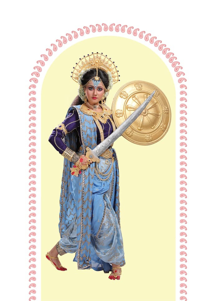 ধারাবাহিক 'নিম ফুলের মধু'-র পর্ণা অর্থাৎ পল্লবী শর্মাকে দেখা যাবে দেবী কার্তিকীর ভূমিকায়।