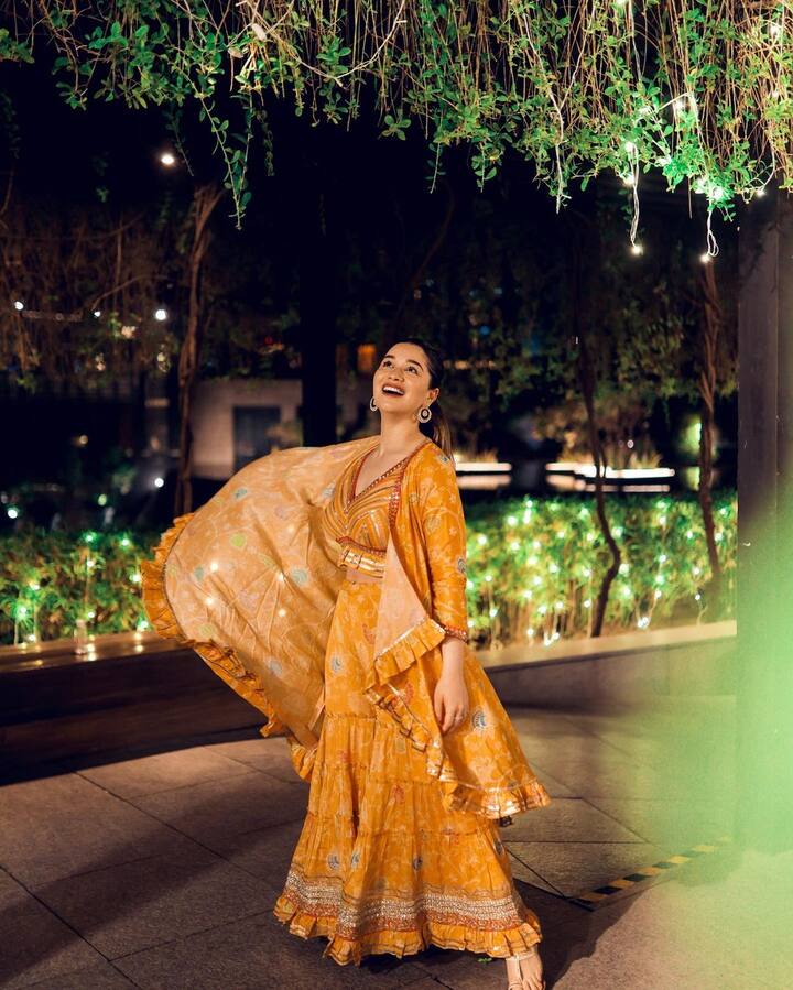 ભારતીય ડ્રેસમાં તેનો આ અવતાર ચાહકોને પણ પસંદ આવી રહ્યો છે.