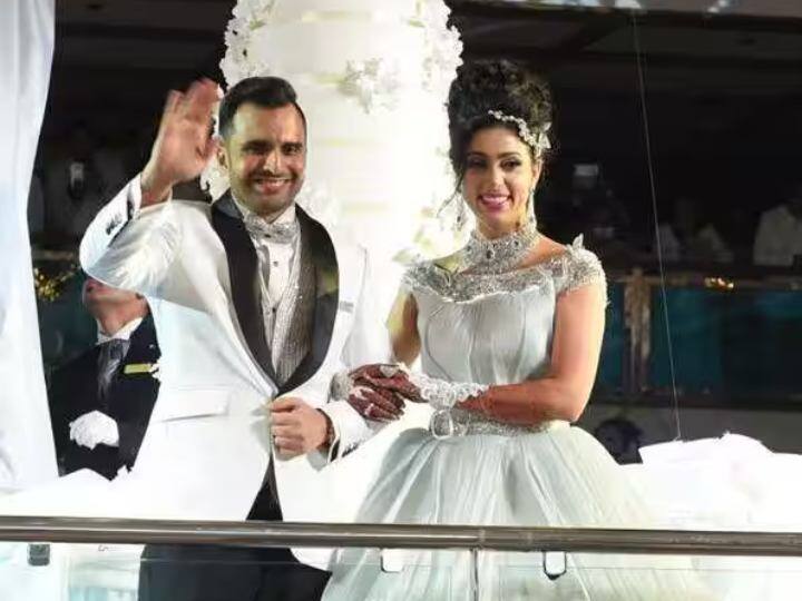अदेल साजन और सना खान: डेन्यूब होम के प्रमुख व्यक्ति एडेल साजन ने एक क्रूज पर शादी की. इस शादी में 100 करोड़ रुपये से ज्यादा खर्च किए गए.