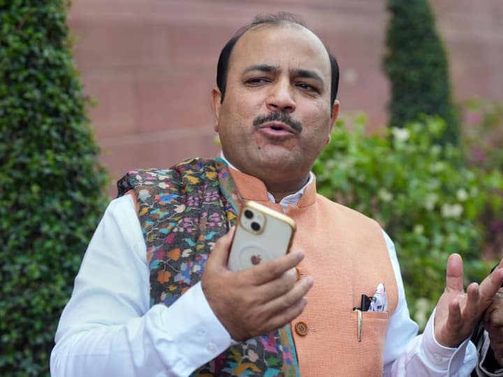 Danish Ali Wrote Letter against Ramesh Bidhuri Over Objectionable comments to Lok Sabha Speaker Om Birla रमेश बिधूड़ी के बयान पर दानिश अली ने स्पीकर को लिखी चिट्ठी, 'संसद में नहीं छोड़ता तो आम मुसलमानों के साथ क्या करता होगा?'